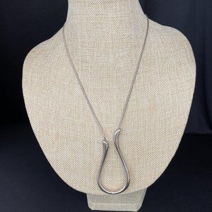 Silver pendant necklace